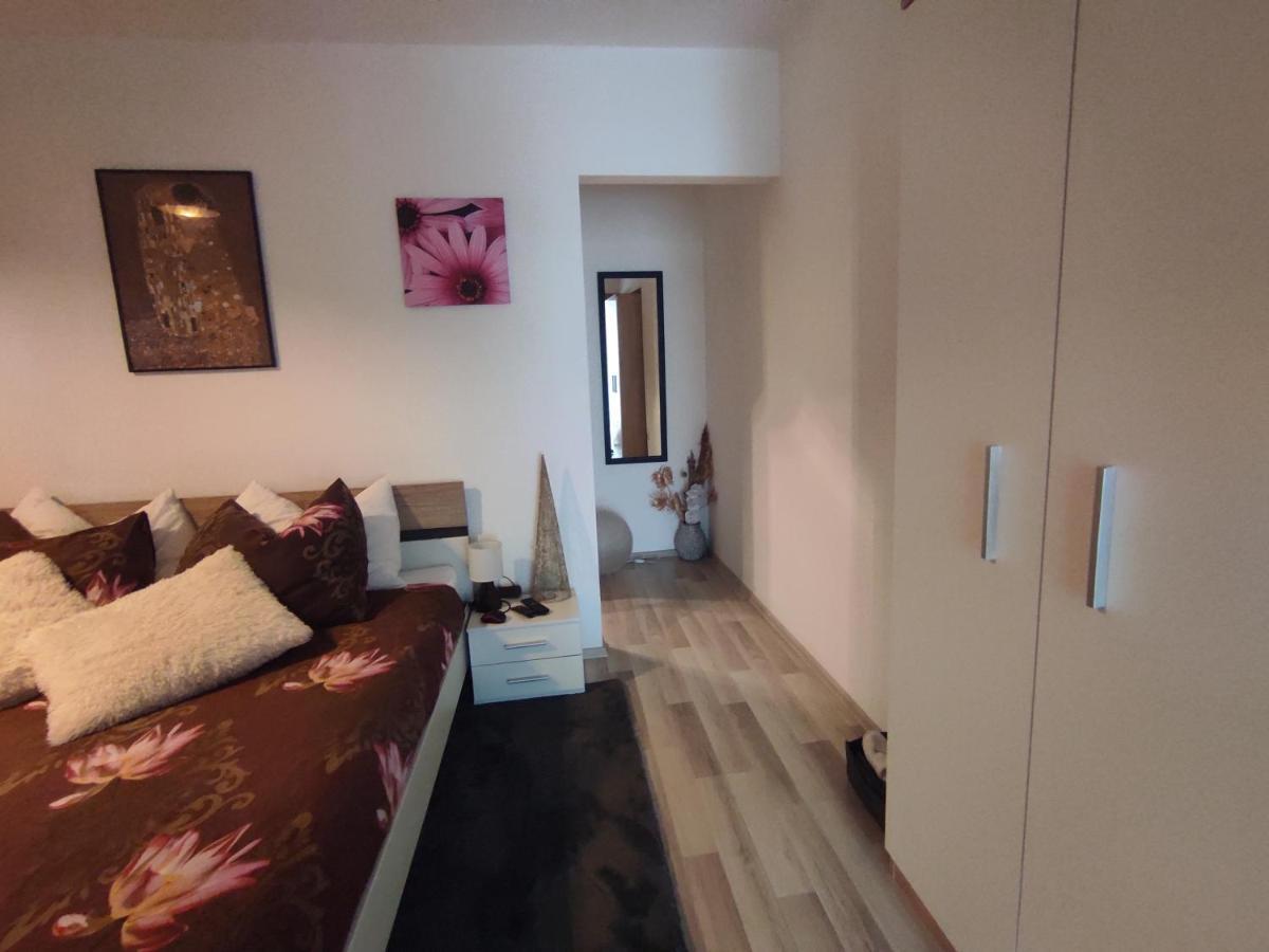 Emi & Nini Apartment *