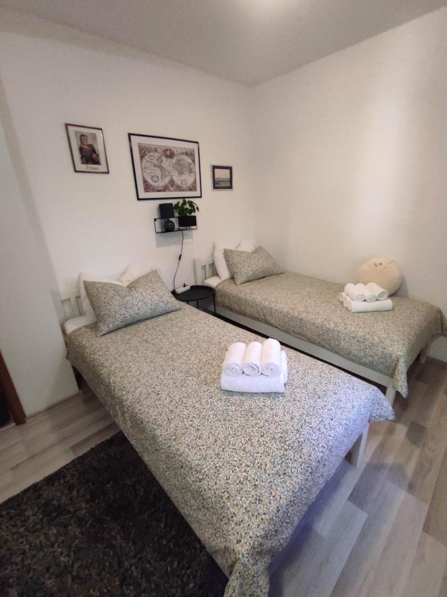 Emi & Nini Apartment *